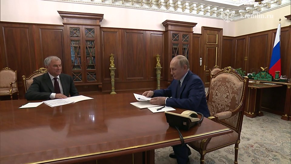 Путин поблагодарил Вячеслава Володина за работу Госдумы в весеннюю сессию