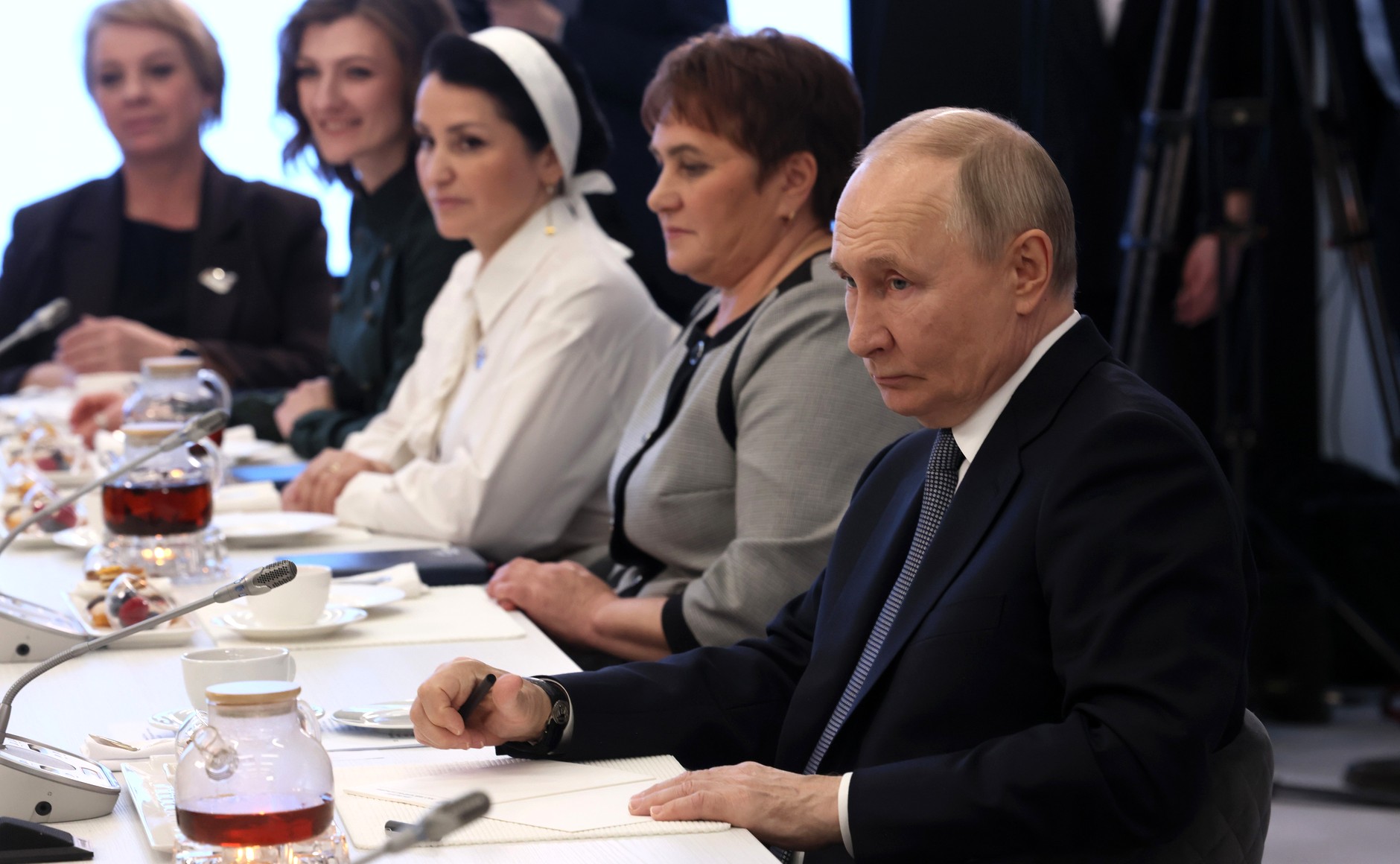 «Ерунда какая-то»: Путин увидел несправедливость в ограничении льгот семьям участников СВО
