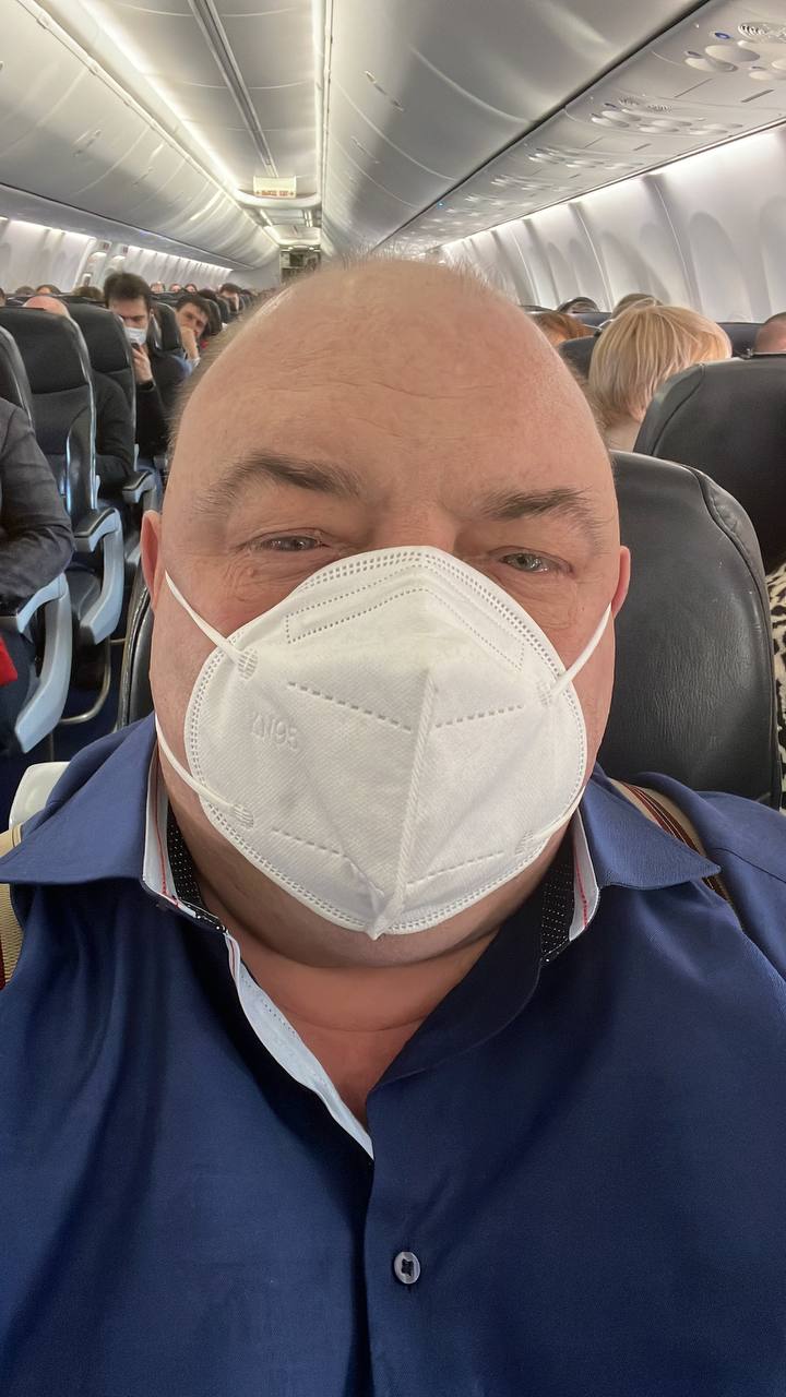 Костин в маске ковид