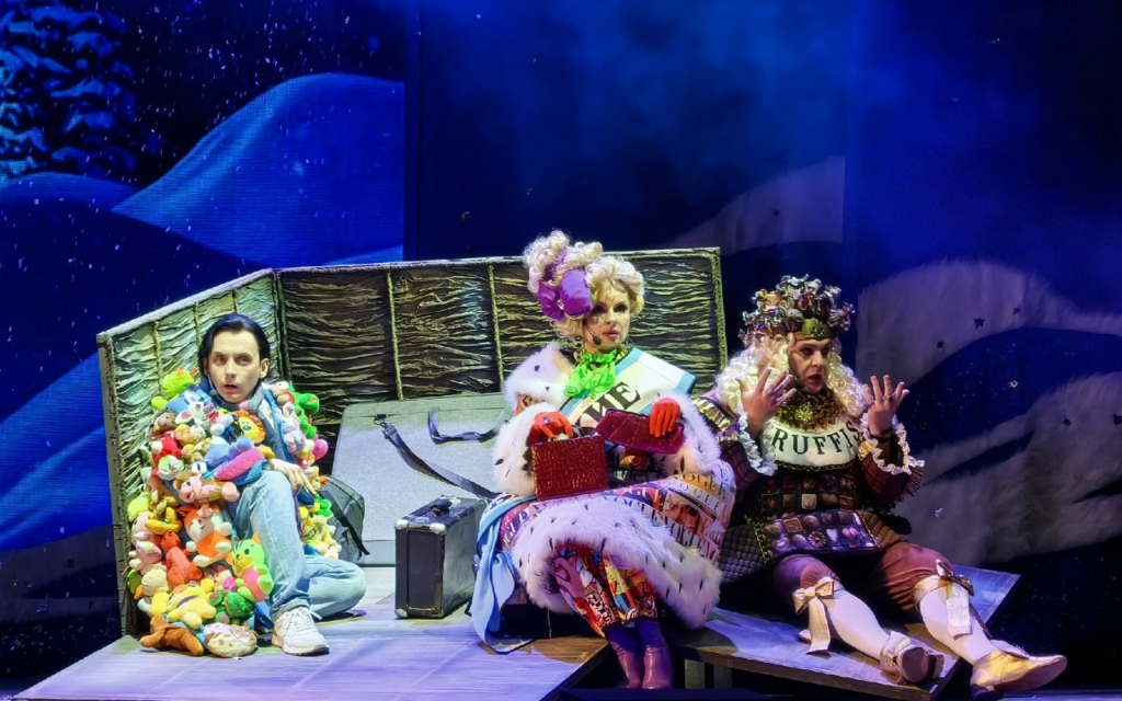 Продавец игрушек 8