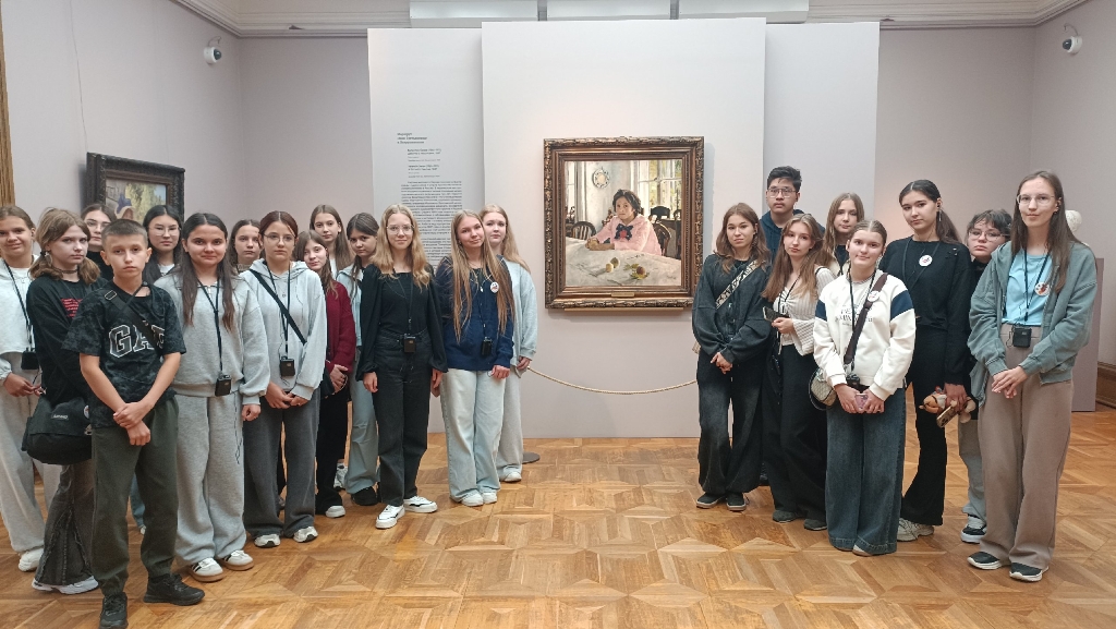 Искусство в подарок: юные дарования из Саратовской области побывали в Третьяковке и на Арбате Искусство в подарок: юные дарования из Саратовской области побывали в Третьяковке и на Арбате