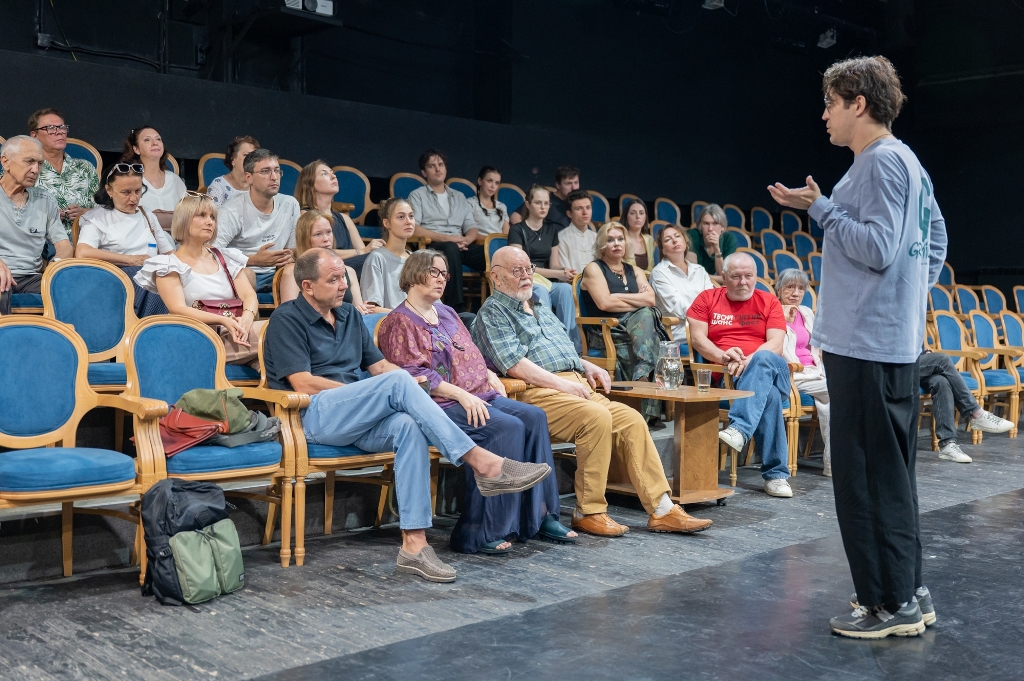 В саратовском театре переосмыслят «Трех сестер» и «Трех мушкетеров» В саратовском театре переосмыслят «Трех сестер» и «Трех мушкетеров»