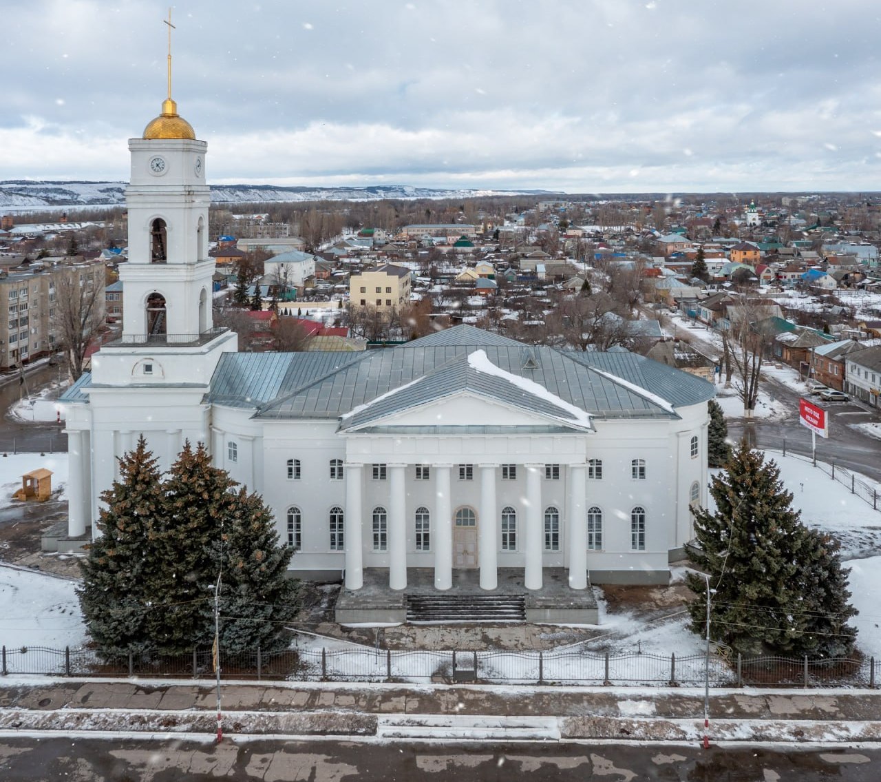 «Черная и коричневая»: жители Маркса жалуются губернатору на питьевую воду «Черная и коричневая»: жители Маркса жалуются губернатору на питьевую воду