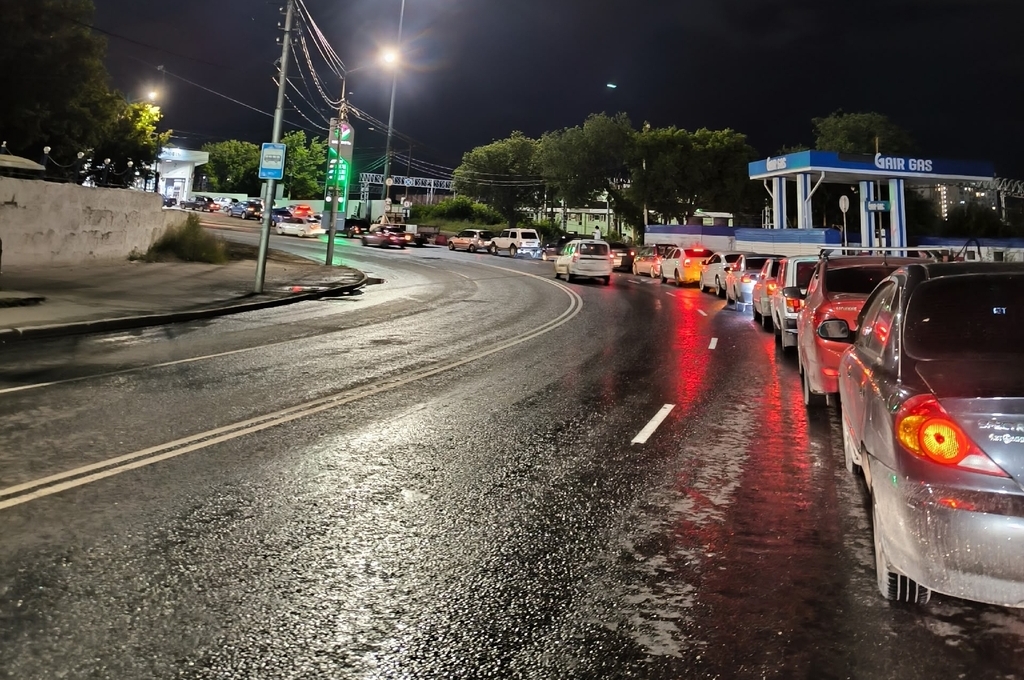 «Цена растет, бензина нет»: саратовцы испытывают нехватку топлива «Цена растет, бензина нет»: саратовцы испытывают нехватку топлива