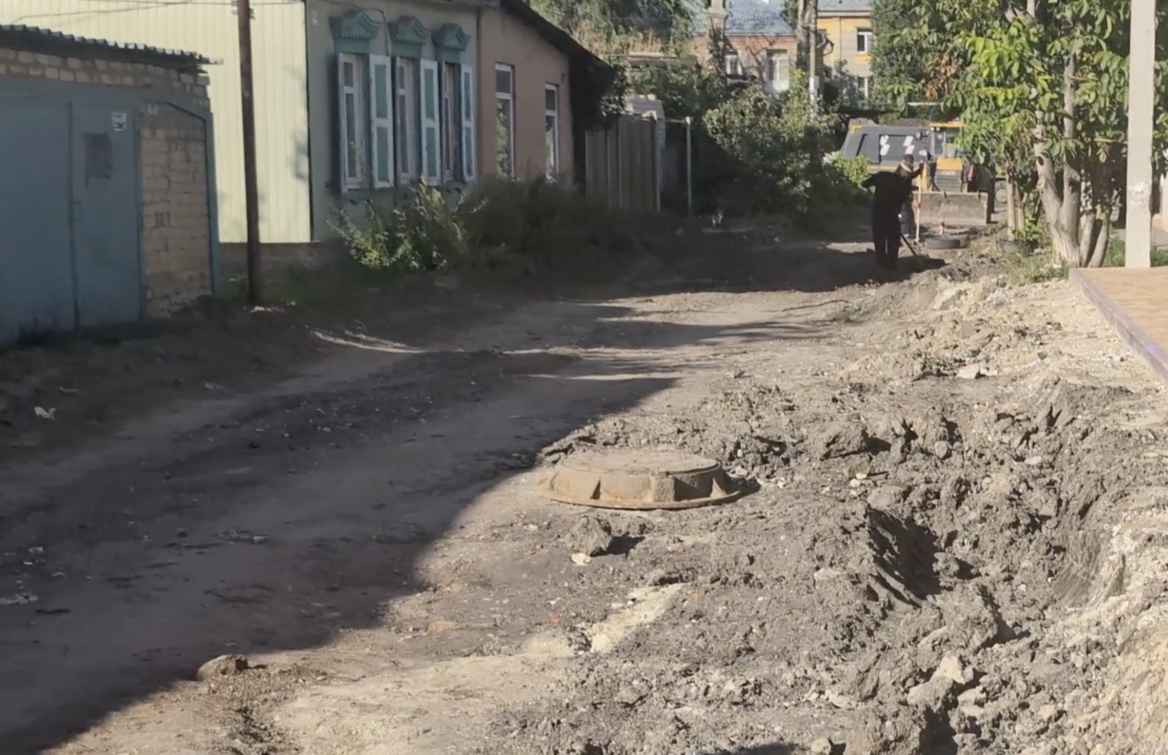 «Хуже, чем в деревне»: саратовцы жалуются на грунтовые дороги в областном центре