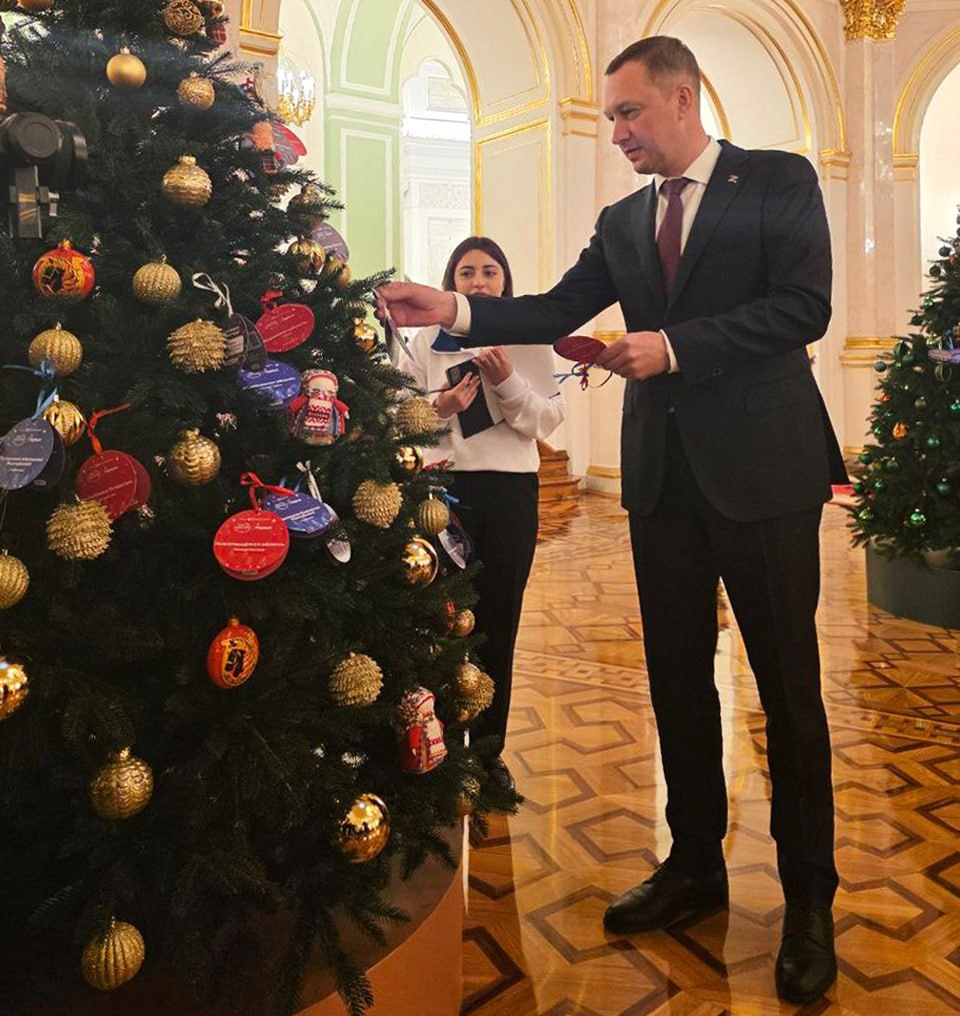 Коньки, велосипед и телескоп: губернатор Саратовской области сделает детям подарки на Новый год