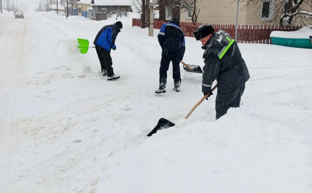 Уборка снега 12 01 2026 еще