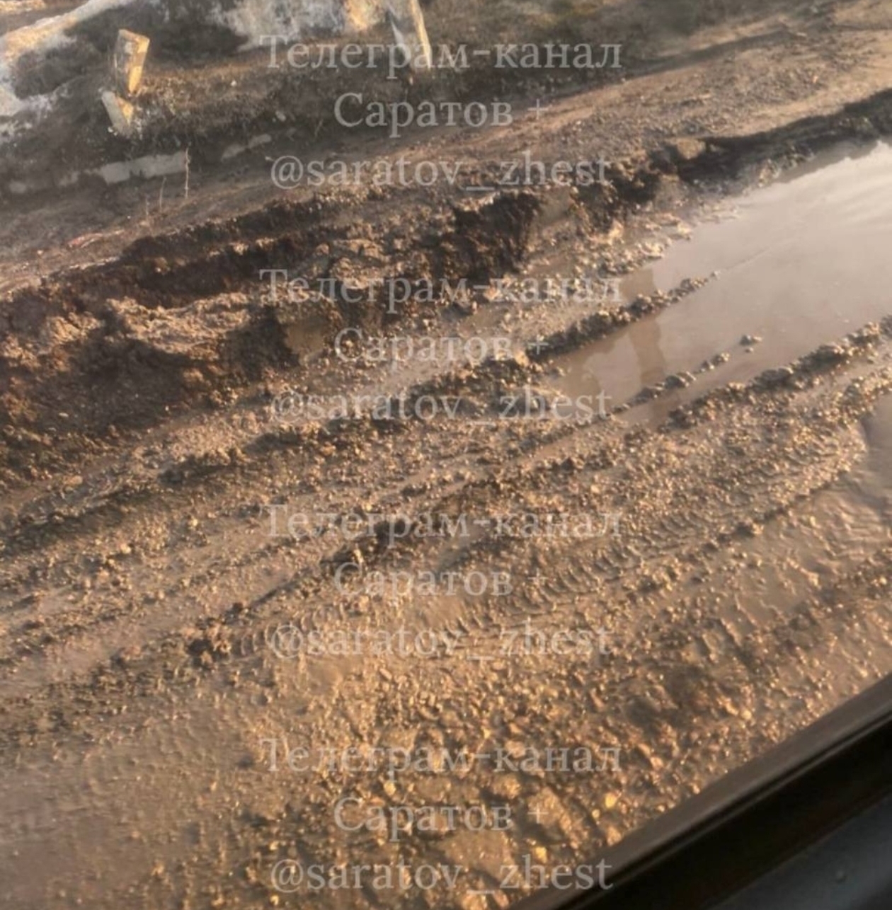 Саратовские чиновники пообещали отремонтировать дорогу после забастовки водителей автобусов