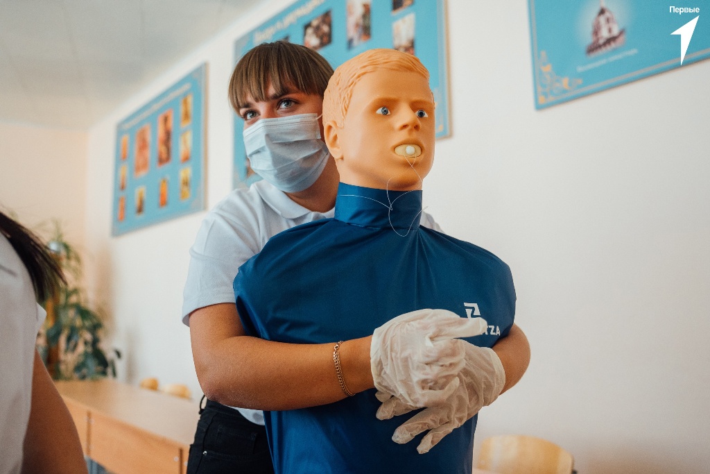 Первая помощь на манекене Гоше