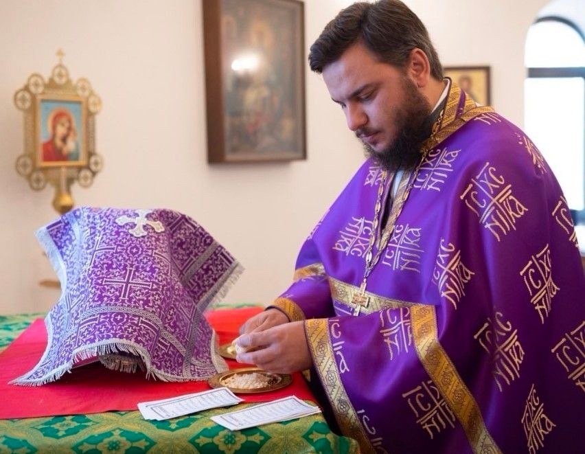 Священник объяснил саратовцам, можно ли есть куличи до Пасхи