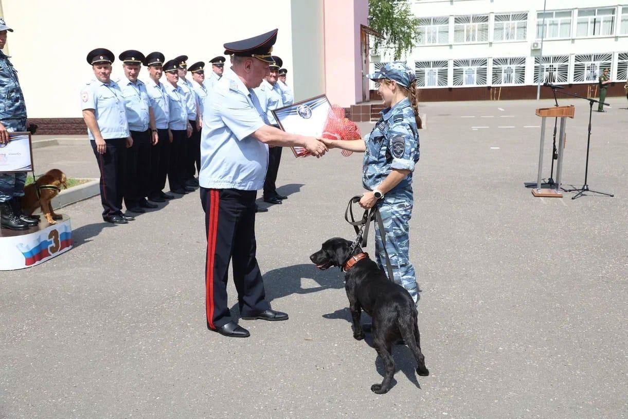 Олеся Беспалова и Адель награждение