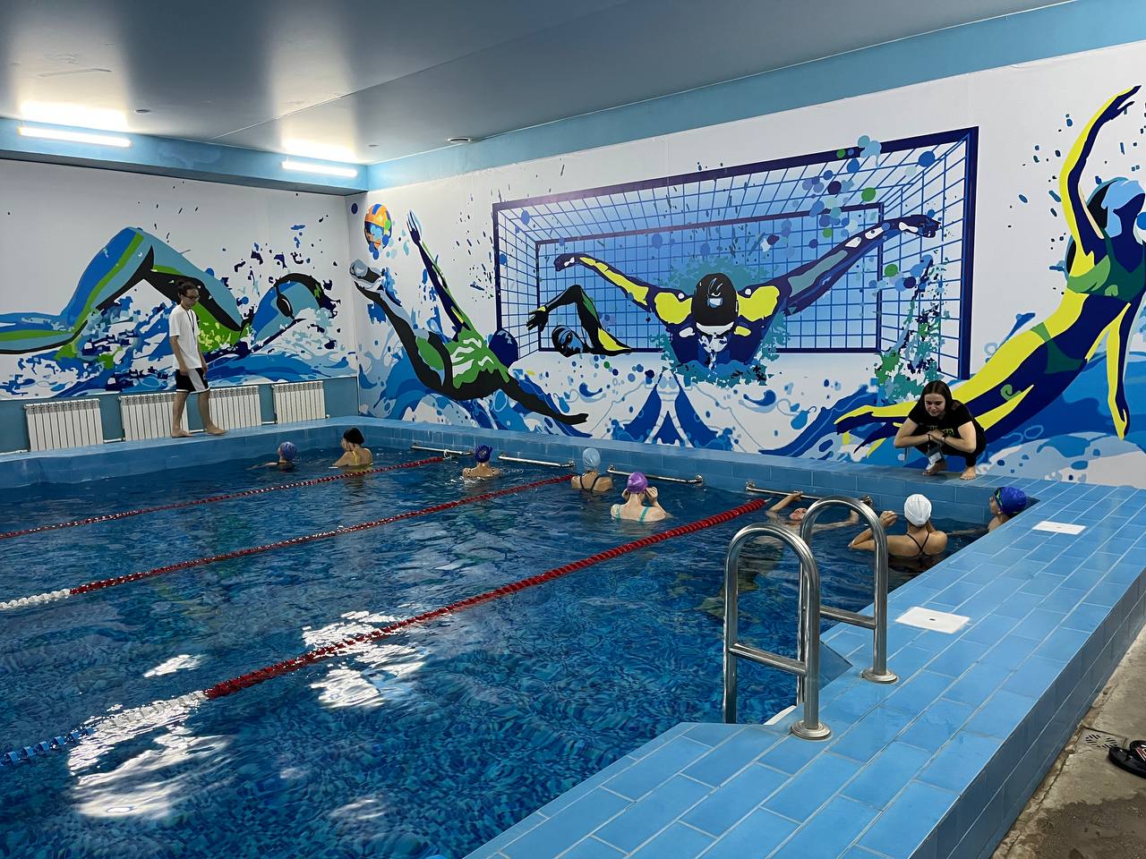 Школьный бассейн
