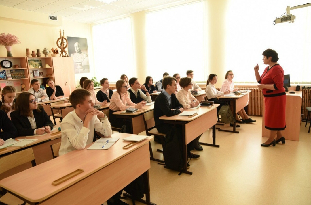 За задержку зарплат саратовским учителям получила выговор замминистра образования
