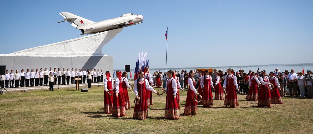 День призывника на берегу Волги