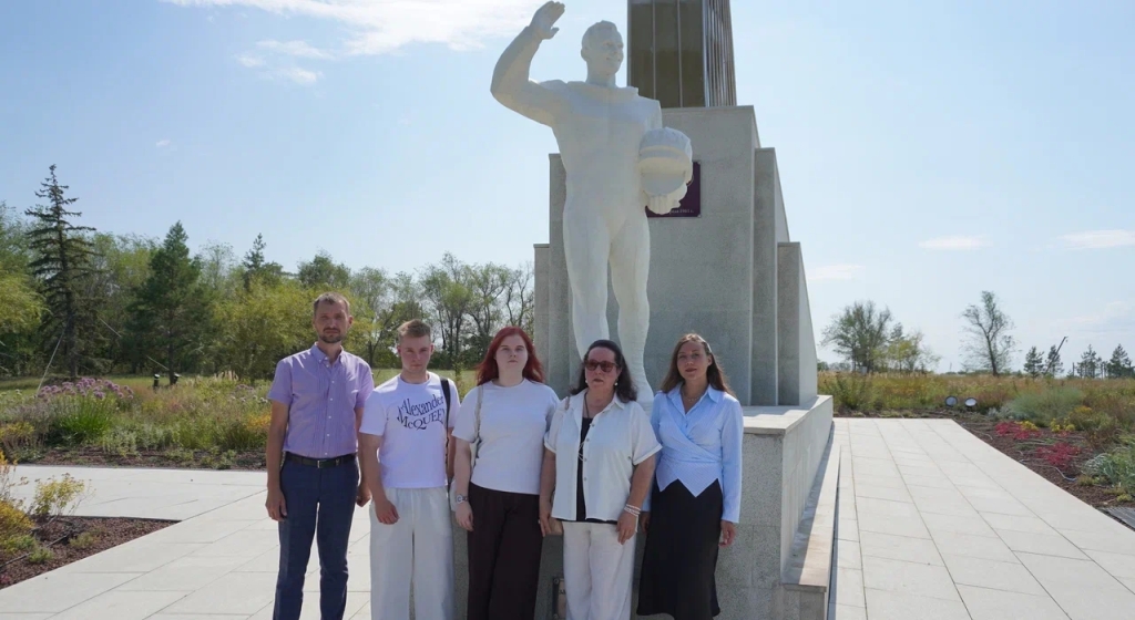 Семья Германа Титова в Парке покорителей космоса