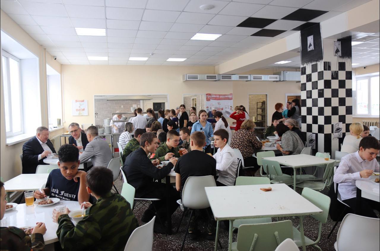 120 рублей на ребенка: по требованию Володина улучшат питание детей в саратовских школах