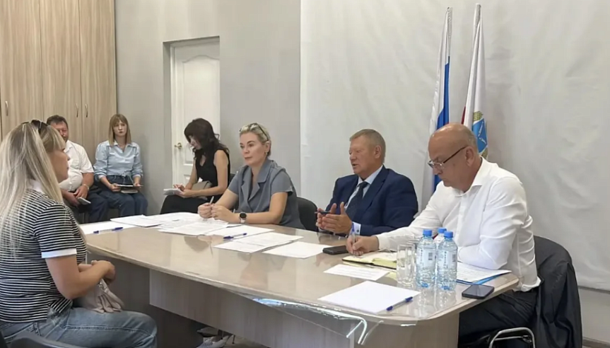 Красноармейцы рассказали Панкову о проблемах в сфере ЖКХ Красноармейцы рассказали Панкову о проблемах в сфере ЖКХ