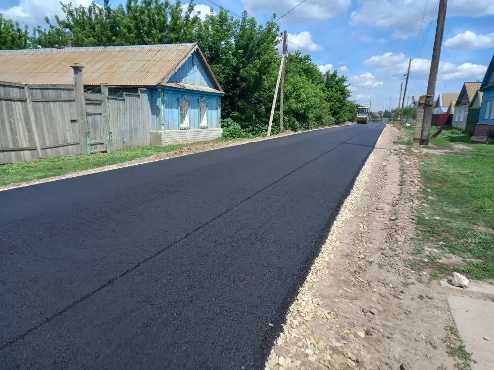 Питерский район первым отремонтировал сельские дороги