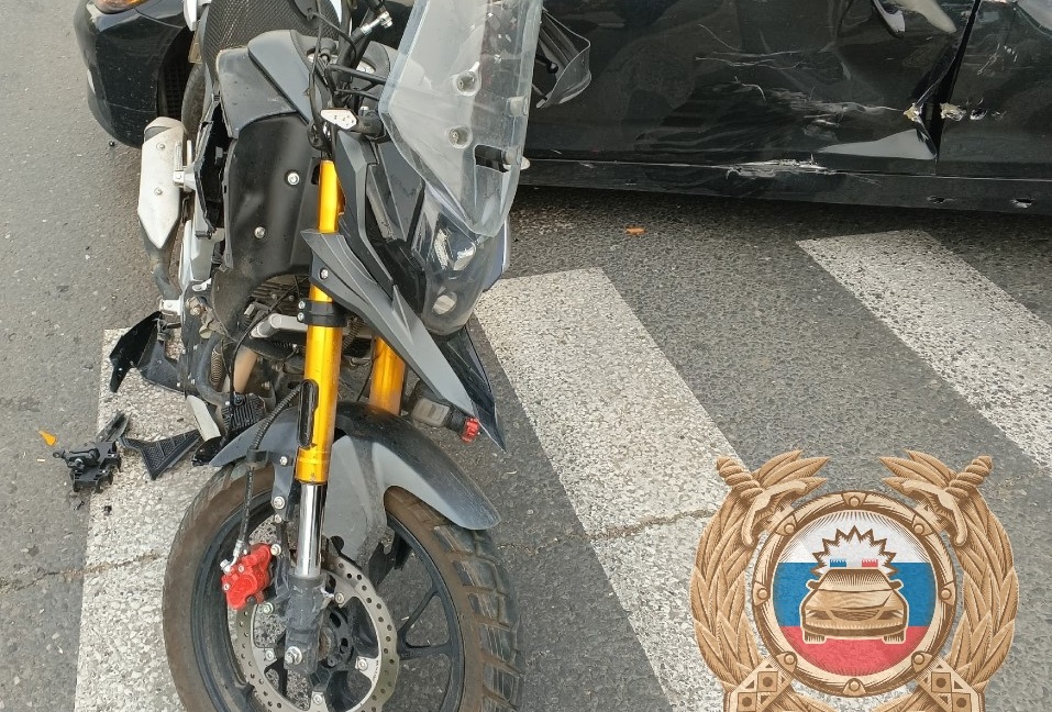 Мотоциклист разбился в столкновении с BMW в Саратове Мотоциклист разбился в столкновении с BMW в Саратове