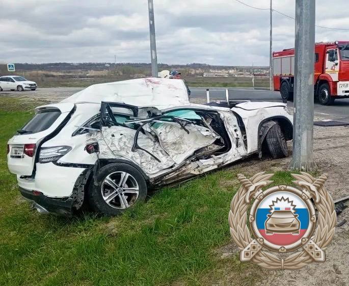 На саратовской трассе водитель «Мерседеса» погиб в ДТП с грузовиком