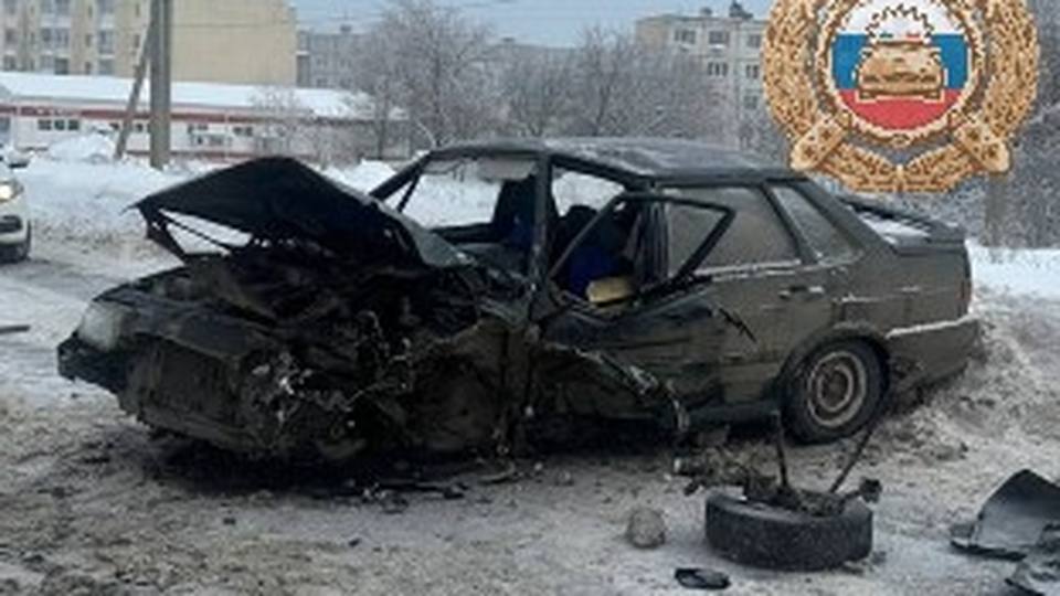 В массовой аварии в Саратове пострадал водитель «пятнадцатой»