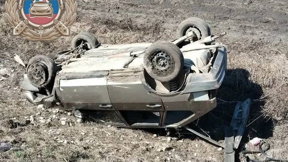 Двоих человек госпитализировали после аварии в Саратовской области Двоих человек госпитализировали после аварии в Саратовской области