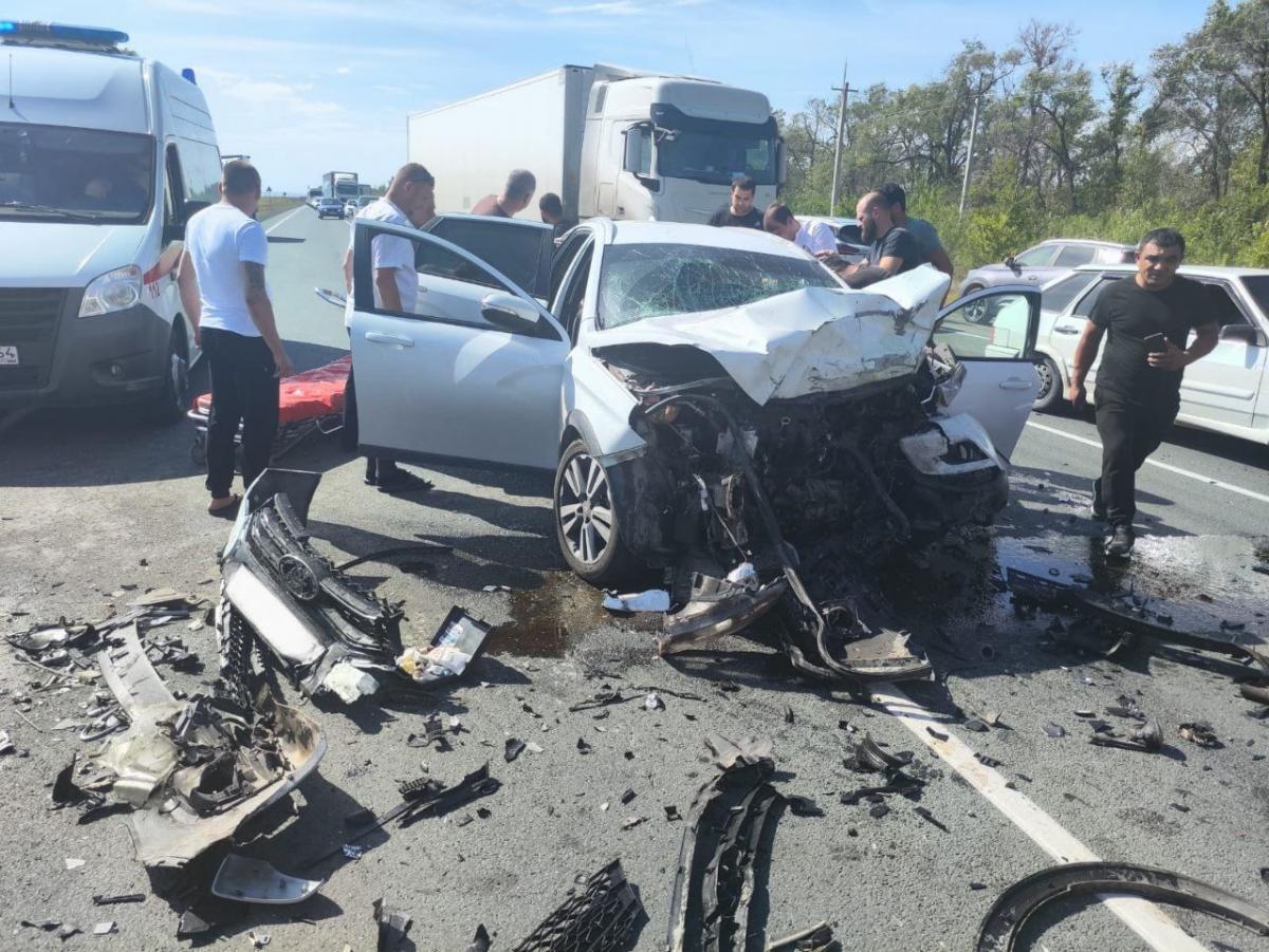 Полицейские ищут очевидцев аварии с двумя погибшими на окраине Саратова