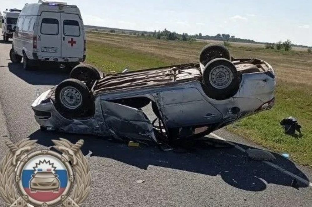 В перевернувшейся «Гранте» на саратовской трассе погибла 65-летняя женщина