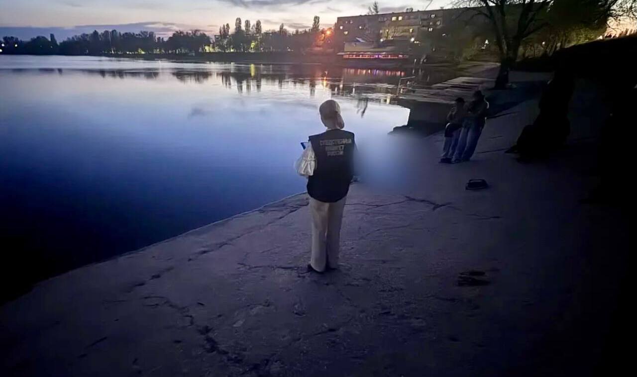 В Балакове две девочки прыгнули в канал, одна утонула