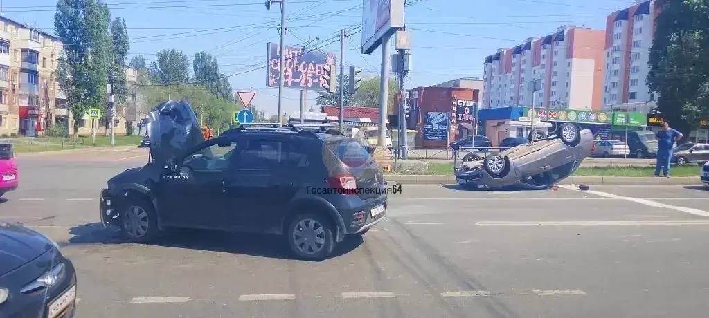 Полиция ищет в Саратове свидетелей ДТП с тремя пострадавшими Полиция ищет в Саратове свидетелей ДТП с тремя пострадавшими