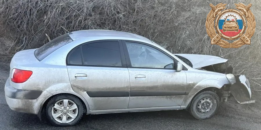 В саратовском СНТ водитель Kia влетел в земляной вал и покалечился