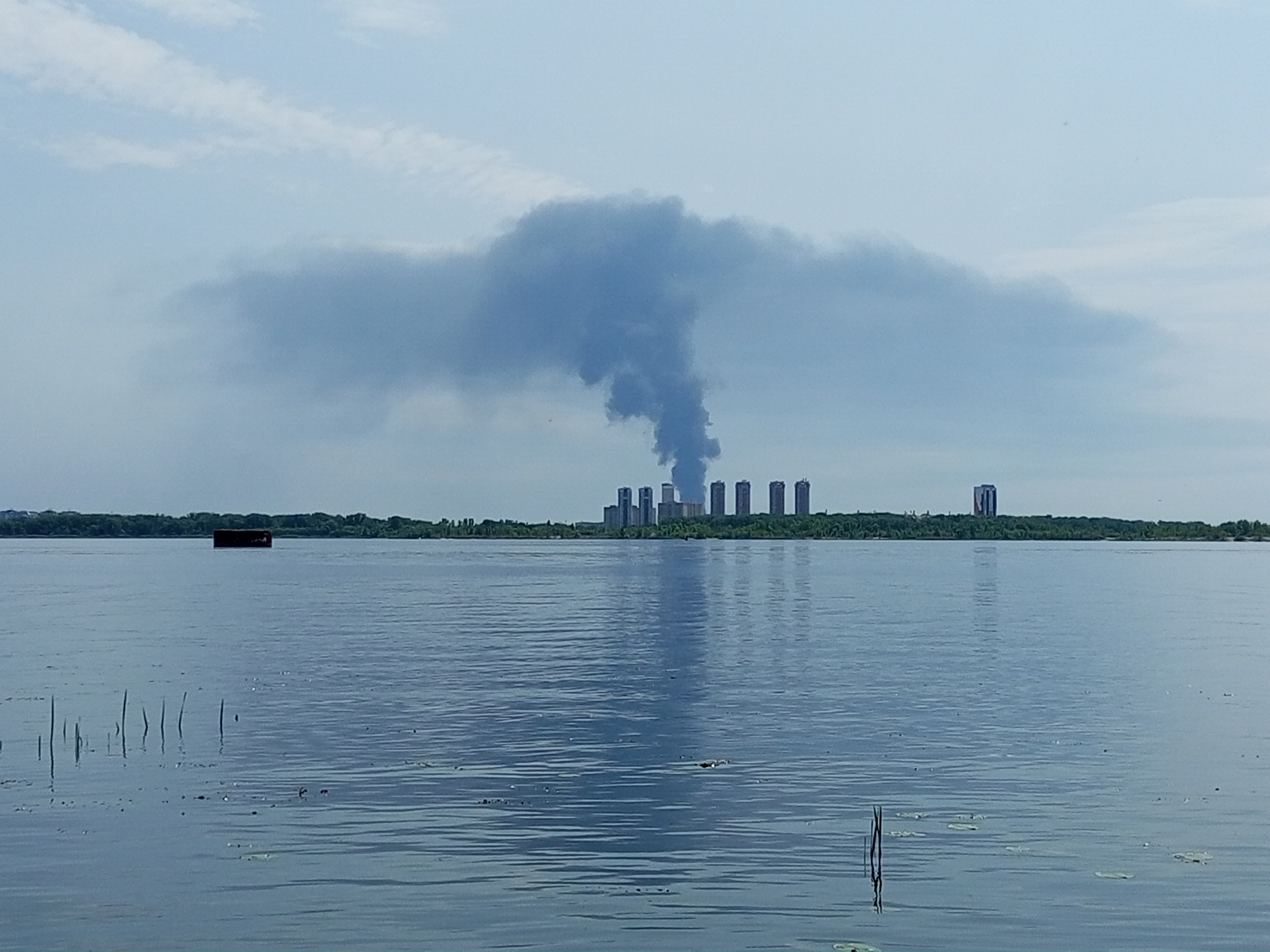 В воздухе Энгельса не обнаружили вредных веществ из-за пожара после атаки БПЛА