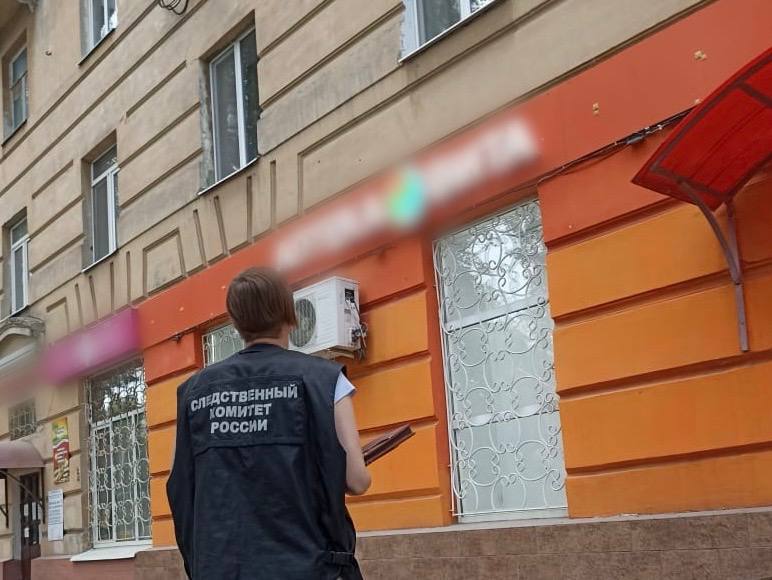 В Саратове ребенок выпал из окна квартиры на третьем этаже