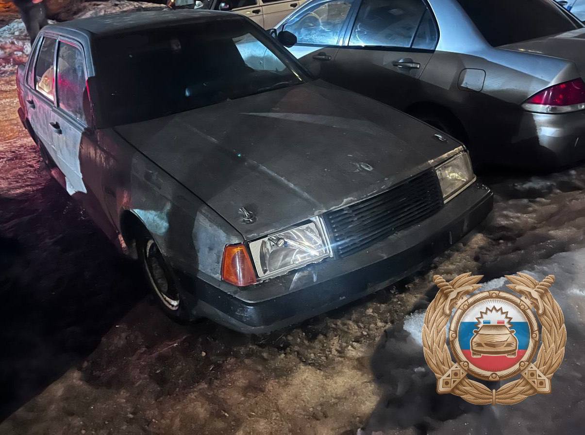 В Энгельсе молодой водитель на Volvo сбил пешехода и скрылся с места ДТП