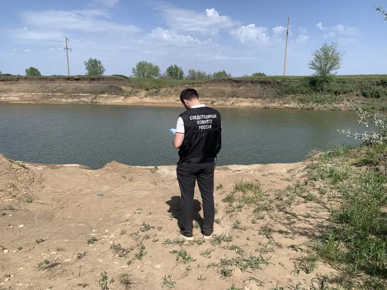 В реке в Саратовской области погиб 10-летний мальчик В реке в Саратовской области погиб 10-летний мальчик