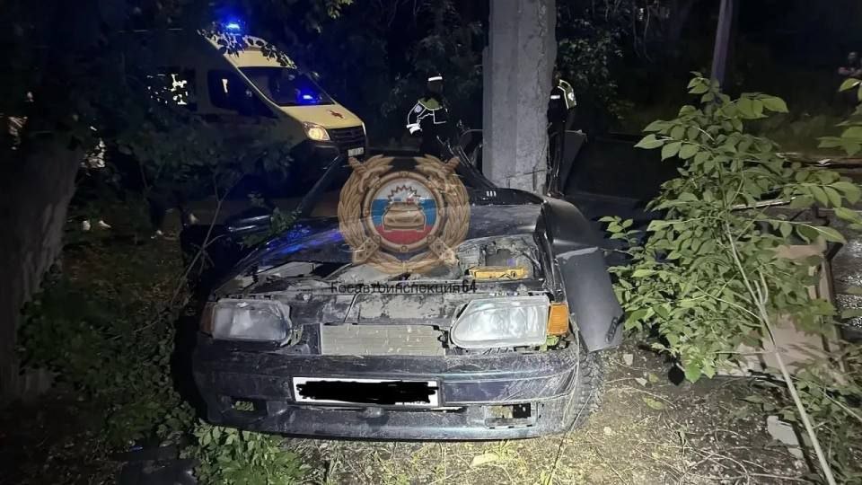 В Саратове двое подростков влетели в столб на «четырнадцатой»