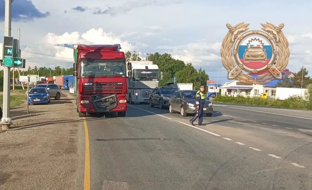 На саратовской трассе фура насмерть сбила женщину