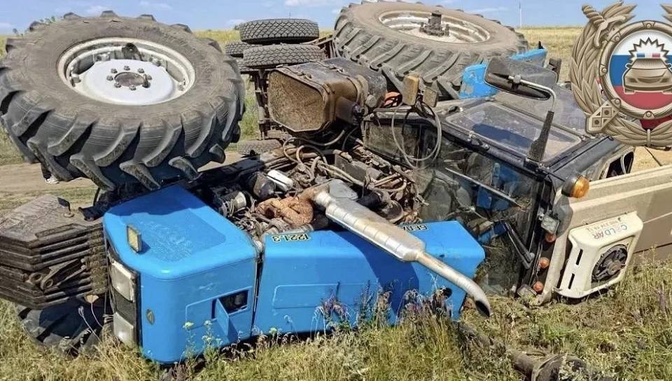 На поле в Саратовской области погиб водитель перевернувшегося трактора На поле в Саратовской области погиб водитель перевернувшегося трактора