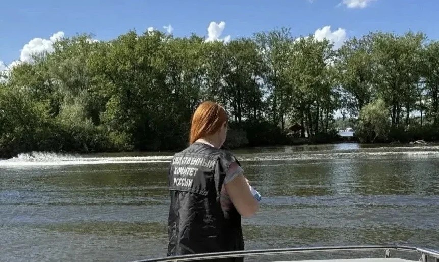 Под Саратовом катер переехал девушку на сапборде