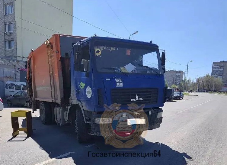 Полицейские ищут в Саратове очевидцев наезда мусоровоза на пенсионерку Полицейские ищут в Саратове очевидцев наезда мусоровоза на пенсионерку