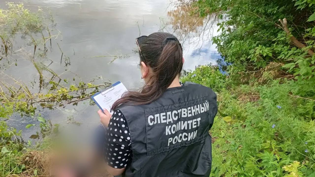 Тело неизвестного мужчины обнаружили в саратовском пруду Тело неизвестного мужчины обнаружили в саратовском пруду