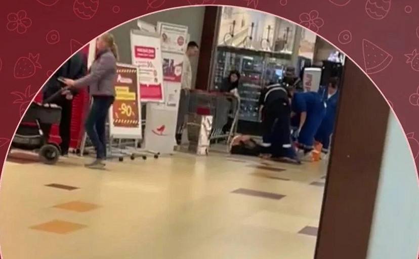В Саратове в ТЦ «Оранжевый» мужчина с ножом напал на посетителя В Саратове в ТЦ «Оранжевый» мужчина с ножом напал на посетителя