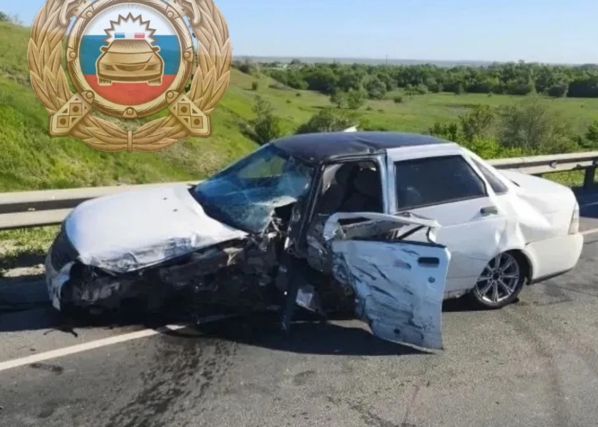 Младенец и 5-летний мальчик пострадали в аварии на саратовской трассе Младенец и 5-летний мальчик пострадали в аварии на саратовской трассе
