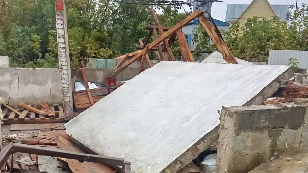 В Саратовской области 22-летнего парня насмерть раздавило плитой В Саратовской области 22-летнего парня насмерть раздавило плитой