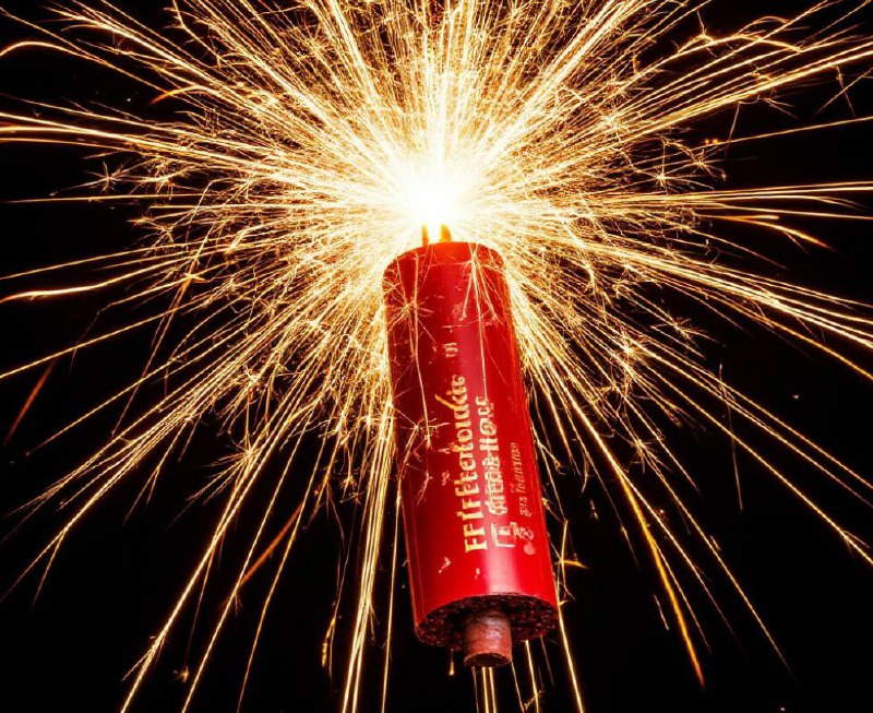 Взрывом петарды едва не оторвало руку саратовскому подростку