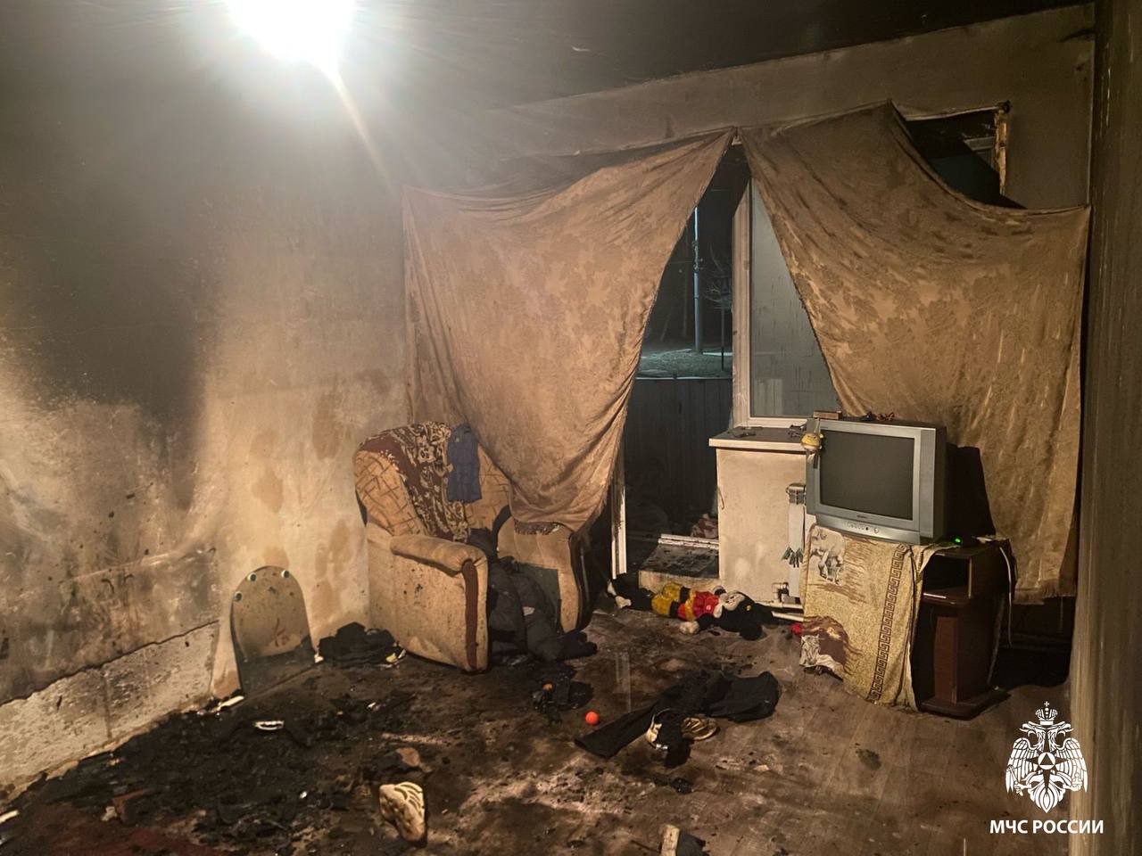 Ночью на пожаре в Саратовской области погиб мужчина