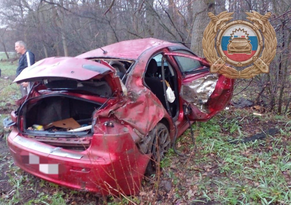 В утреннем ДТП в Саратовской области пострадала пассажирка Mitsubishi Lancer