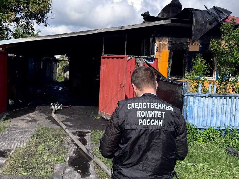 Пенсионерка с сыном погибли на пожаре в Саратовской области