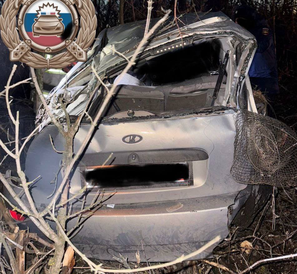 В Саратовской области в кювет улетела «ЛАДА Калина», погиб 21-летний пассажир В Саратовской области в кювет улетела «ЛАДА Калина», погиб 21-летний пассажир