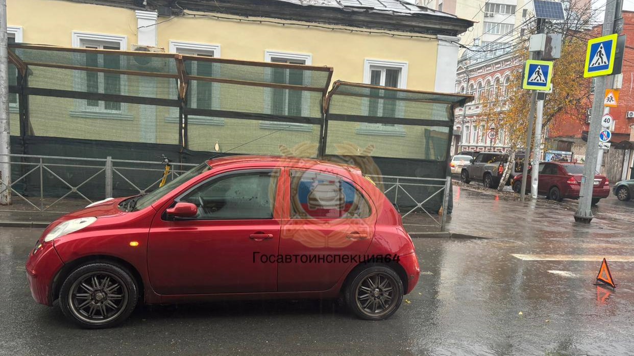 В центре Саратова 20-летняя девушка на иномарке сбила ровесницу